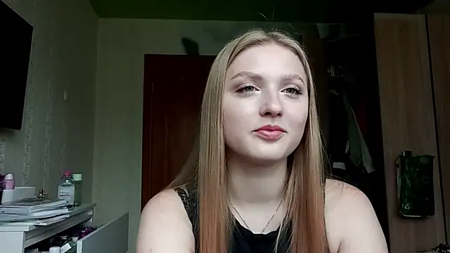 Snapshot of FloridaHollin chatting on 9, 5, 2026 FloridaHollin online show from 9, 5, 2026