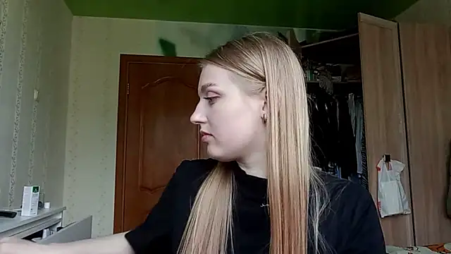Snapshot of FloridaHollin chatting on 27, 5, 2026 FloridaHollin online show from 27, 5, 2026