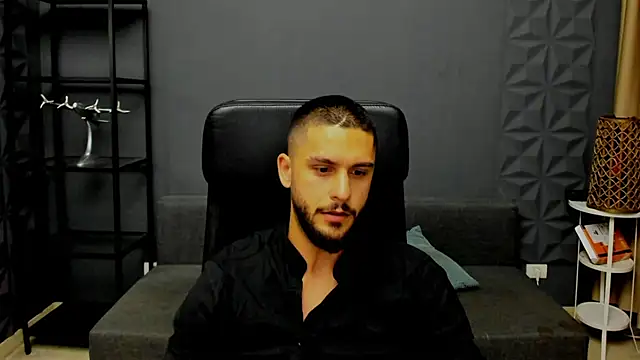 Snapshot of TroyWadee chatting on 2, 7, 2026 TroyWadee online show from 2, 7, 2026