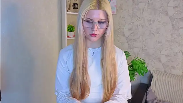 Snapshot of MavisBuzzo chatting on 18, 5, 2026 MavisBuzzo online show from 18, 5, 2026