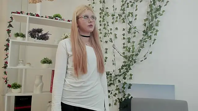 Snapshot of MavisBuzzo chatting on 11, 5, 2026 MavisBuzzo online show from 11, 5, 2026