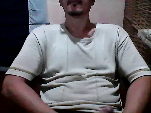 Snapshot of DouglasBr22 chatting on 16, 5, 2026 DouglasBr22 online show from 16, 5, 2026