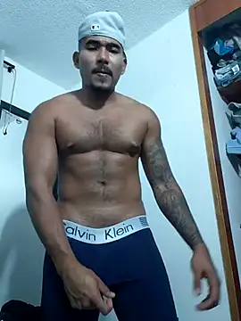 Snapshot of AndrssGold chatting on 5, 6, 2026 AndrssGold online show from 5, 6, 2026