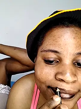 JuicyHoney 01 online show from 4, 6, 2026