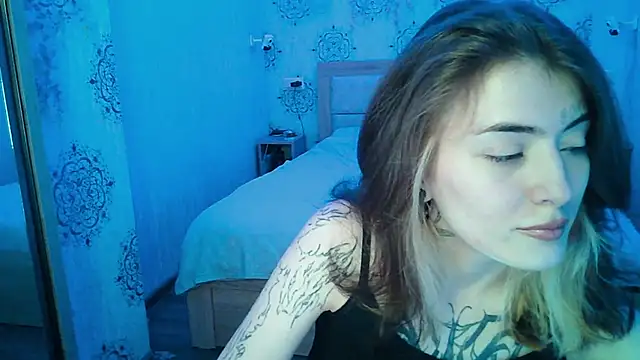 Snapshot of HarrisLola chatting on 7, 6, 2026 HarrisLola online show from 7, 6, 2026