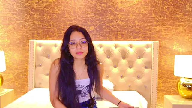 Snapshot of Kiara_layla chatting on 13, 6, 2026 Kiara layla online show from 13, 6, 2026