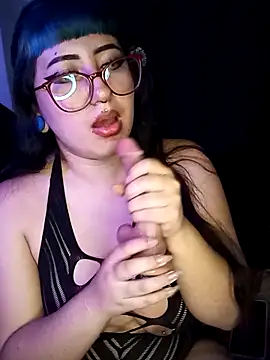 Snapshot of LarissaHell chatting on 27, 5, 2026 LarissaHell online show from 27, 5, 2026