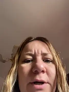 Snapshot of AllisonLove2 chatting on 18, 7, 2026 AllisonLove2 online show from 18, 7, 2026