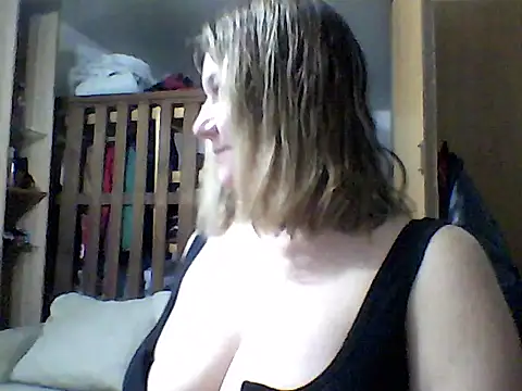 Snapshot of AllisonLove2 chatting on 13, 6, 2026 AllisonLove2 online show from 13, 6, 2026