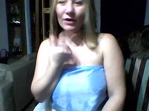 Snapshot of AllisonLove2 chatting on 17, 6, 2026 AllisonLove2 online show from 17, 6, 2026