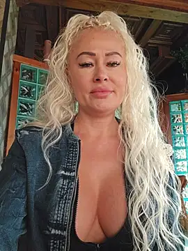Snapshot of MILFBARBY chatting on 26, 9, 2025 MILFBARBY online show from 26, 9, 2025