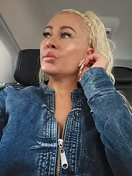 Snapshot of MILFBARBY chatting on 30, 9, 2025 MILFBARBY online show from 30, 9, 2025