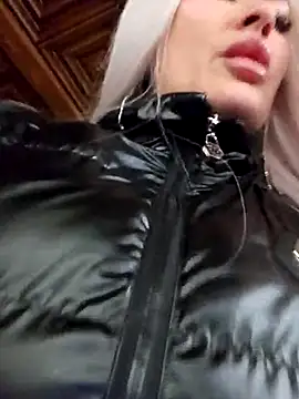 Snapshot of MILFBARBY chatting on 10, 3, 2025 MILFBARBY online show from 10, 3, 2025