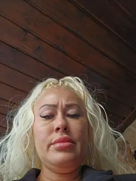 Snapshot of MILFBARBY chatting on 25, 9, 2025 MILFBARBY online show from 25, 9, 2025