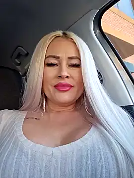 Snapshot of MILFBARBY chatting on 2, 2, 2025 MILFBARBY online show from 2, 2, 2025