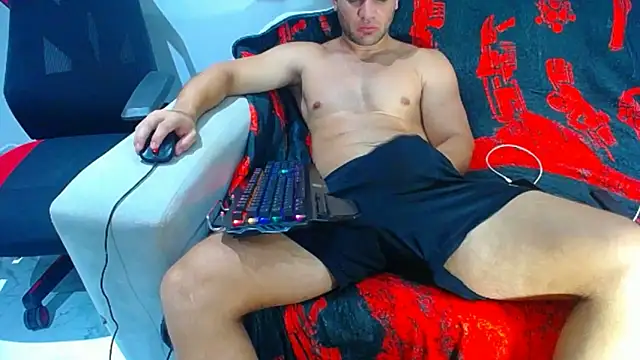 Snapshot of hugo_19cm chatting on 14, 6, 2026 hugo 19cm online show from 14, 6, 2026