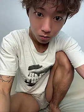 Snapshot of luo-77 chatting on 5, 6, 2026 luo-77 online show from 5, 6, 2026