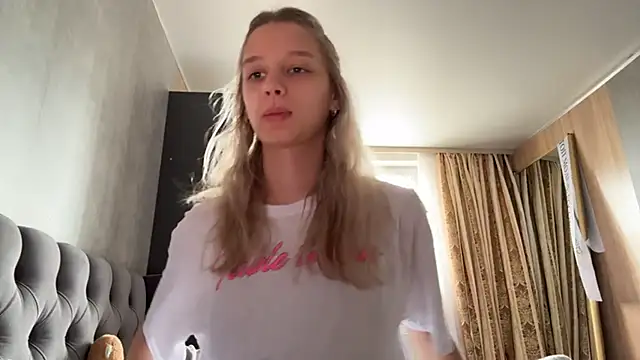 Tiffany Blom online show from 14, 5, 2026