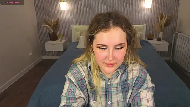Snapshot of Stacey_Dawson chatting on 16, 6, 2026 Stacey Dawson online show from 16, 6, 2026