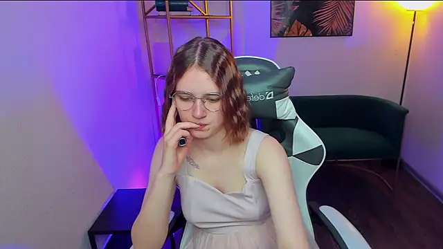 MiaNoon online show from 22, 5, 2026