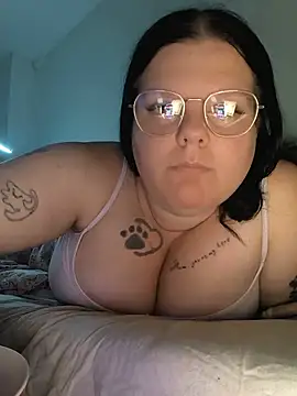 BadMommyyyyy online show from 18, 5, 2026
