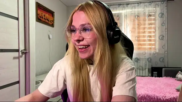 cyber shawtyzzz online show from 12, 5, 2026