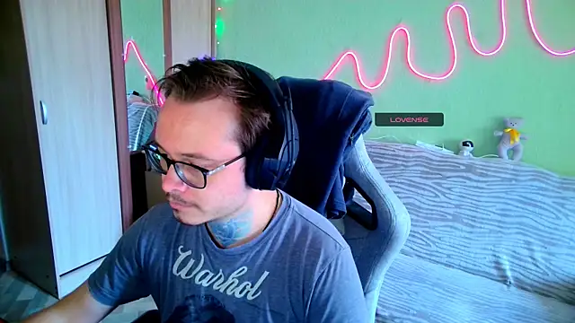 MeLanXolik online show from 3, 6, 2026