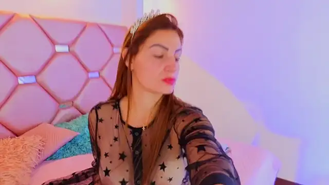 Juliia cruz  online show from 17, 5, 2026