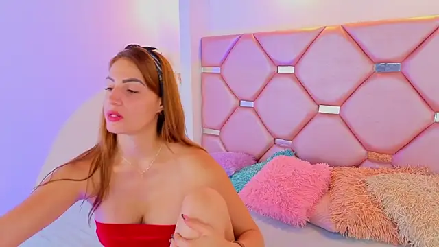 Juliia cruz  online show from 15, 5, 2026