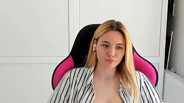 Emma starrs  online show from 9, 6, 2026