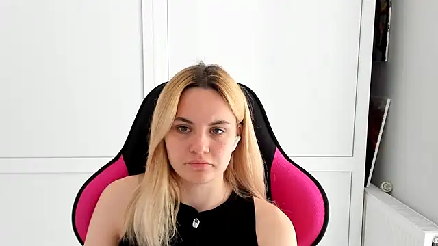 Emma starrs  online show from 30, 5, 2026
