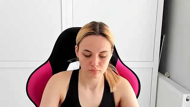 Emma starrs  online show from 21, 5, 2026