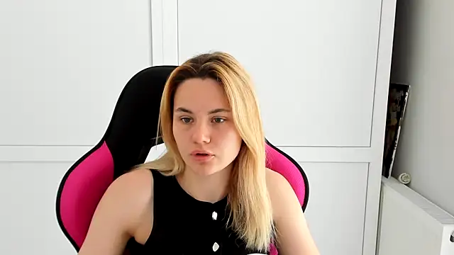 Emma starrs  online show from 24, 5, 2026