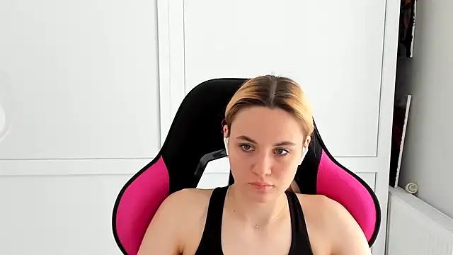 Emma starrs  online show from 3, 6, 2026