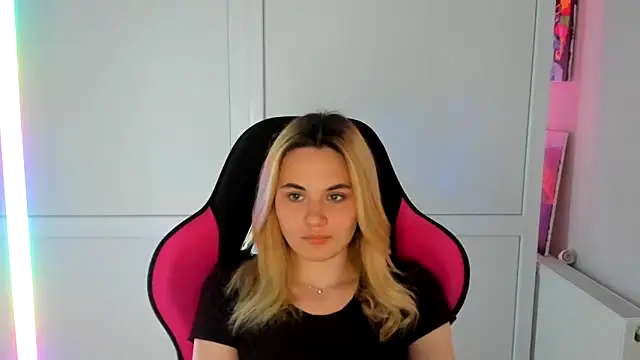 Emma starrs  online show from 20, 6, 2026