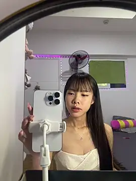 Lov3lily online show from 7, 6, 2026