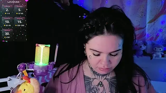 Snapshot of BigBootyHolly chatting on 18, 7, 2026 BigBootyHolly online show from 18, 7, 2026