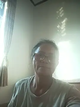 Vieekee online show from 13, 5, 2026