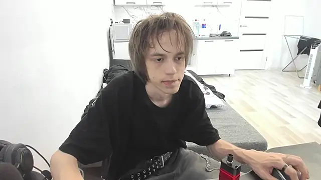 Nolan Sagee online show from 19, 6, 2026