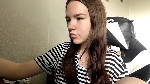 Snapshot of FewerCadre chatting on 17, 5, 2026 FewerCadre online show from 17, 5, 2026