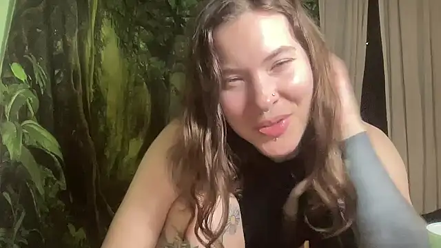 mo0ngoddess online show from 11, 11, 2025