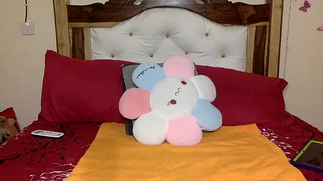 creamyamber online show from 22, 4, 2026