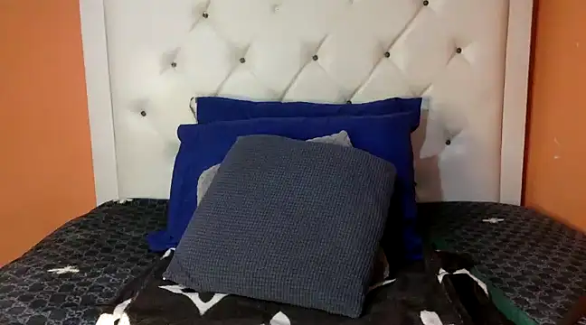 creamyamber online show from 5, 1, 2025