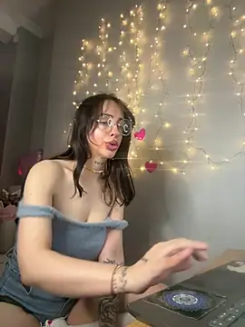 Snapshot of Meow_Mia chatting on 10, 6, 2026 Meow Mia online show from 10, 6, 2026