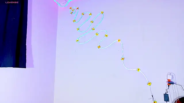 Snapshot of violeta_E_ chatting on 15, 5, 2026 violeta E online show from 15, 5, 2026