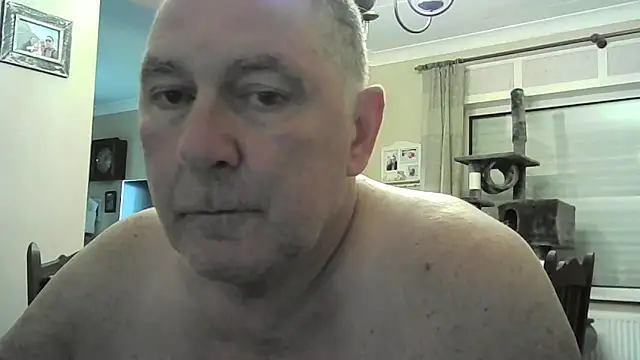 Snapshot of edje59a chatting on 2, 10, 2025 edje59a online show from 2, 10, 2025