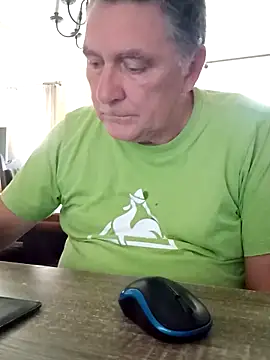 Snapshot of edje59a chatting on 15, 9, 2025 edje59a online show from 15, 9, 2025