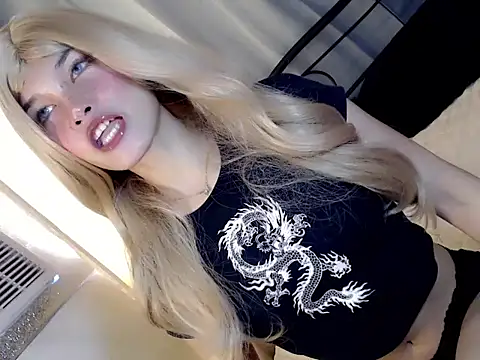 Lily holly online show from 4, 6, 2026