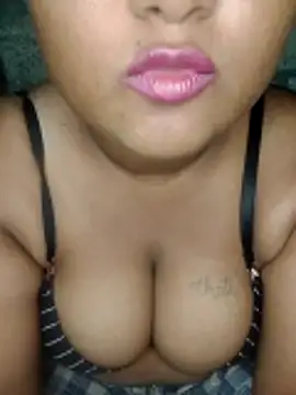 Snapshot of Rishwana77 chatting on 17, 5, 2026 Rishwana77 online show from 17, 5, 2026