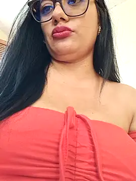 Snapshot of Amina--789 chatting on 10, 6, 2026 Amina--789 online show from 10, 6, 2026